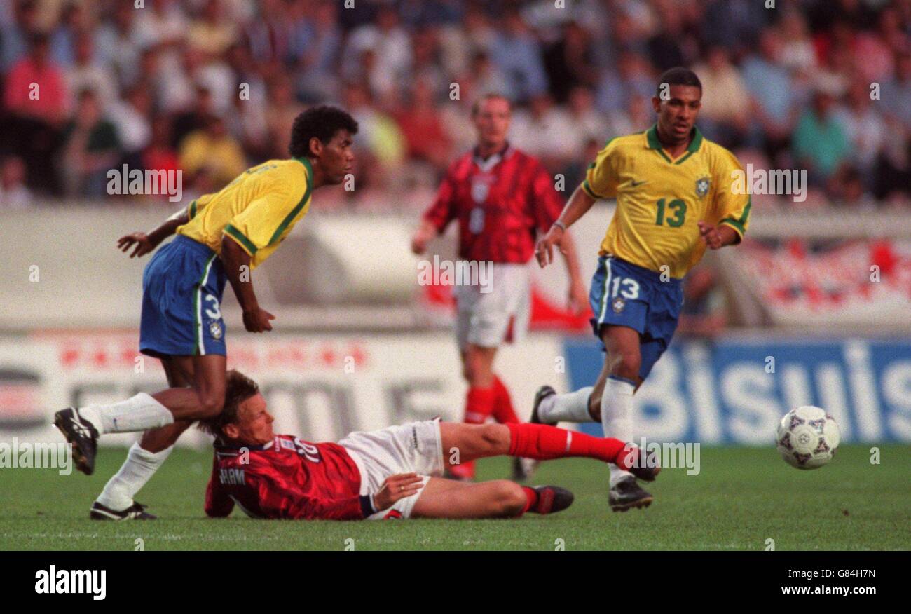 Photo Dédicacée D'Alan Brazil - 13 Sélections Avec L'Écosse (football)