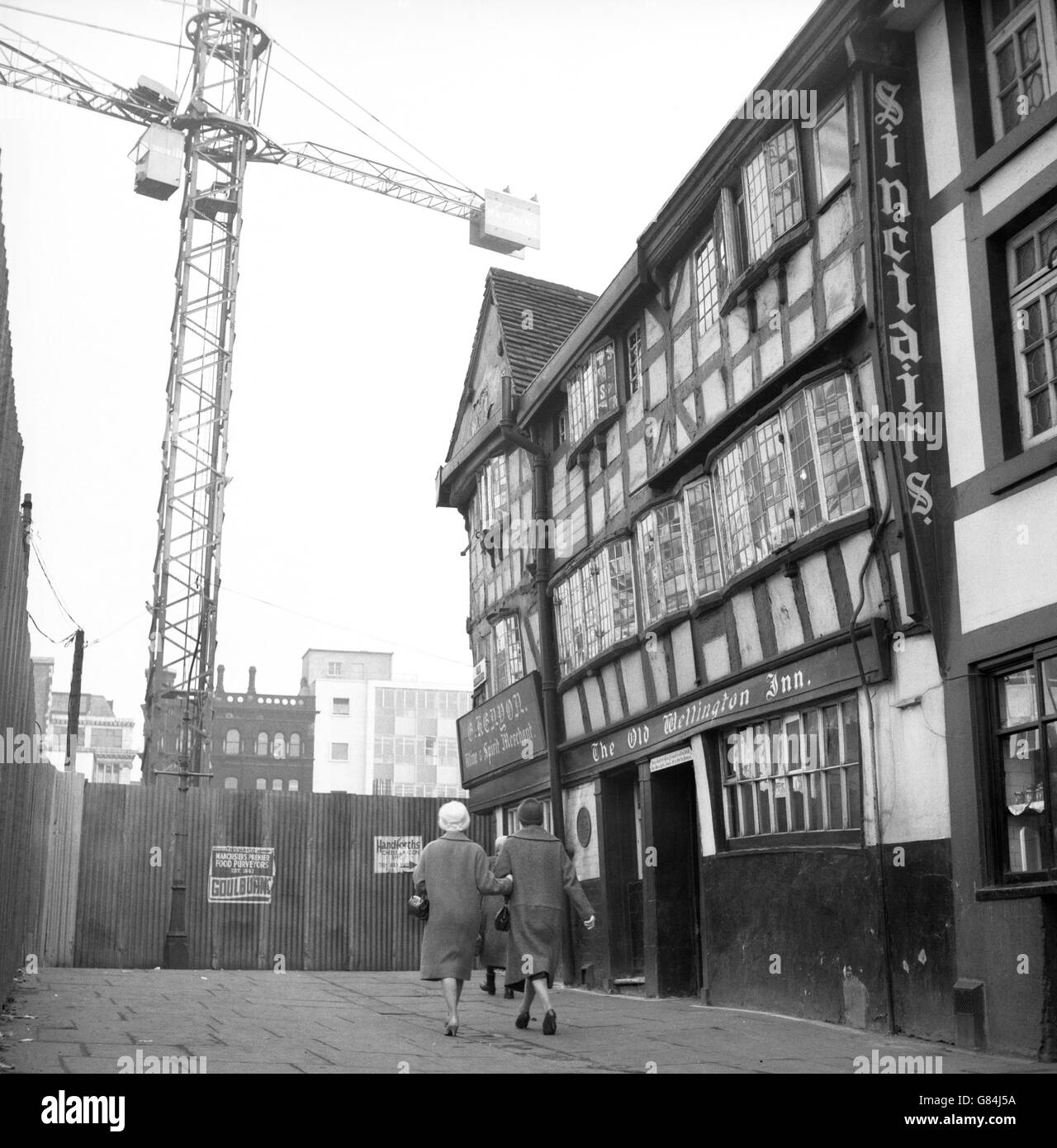 Manchester's oldest pub The Wellington, which has had a license since 1830. The building dates back to 1328. Stock Photo