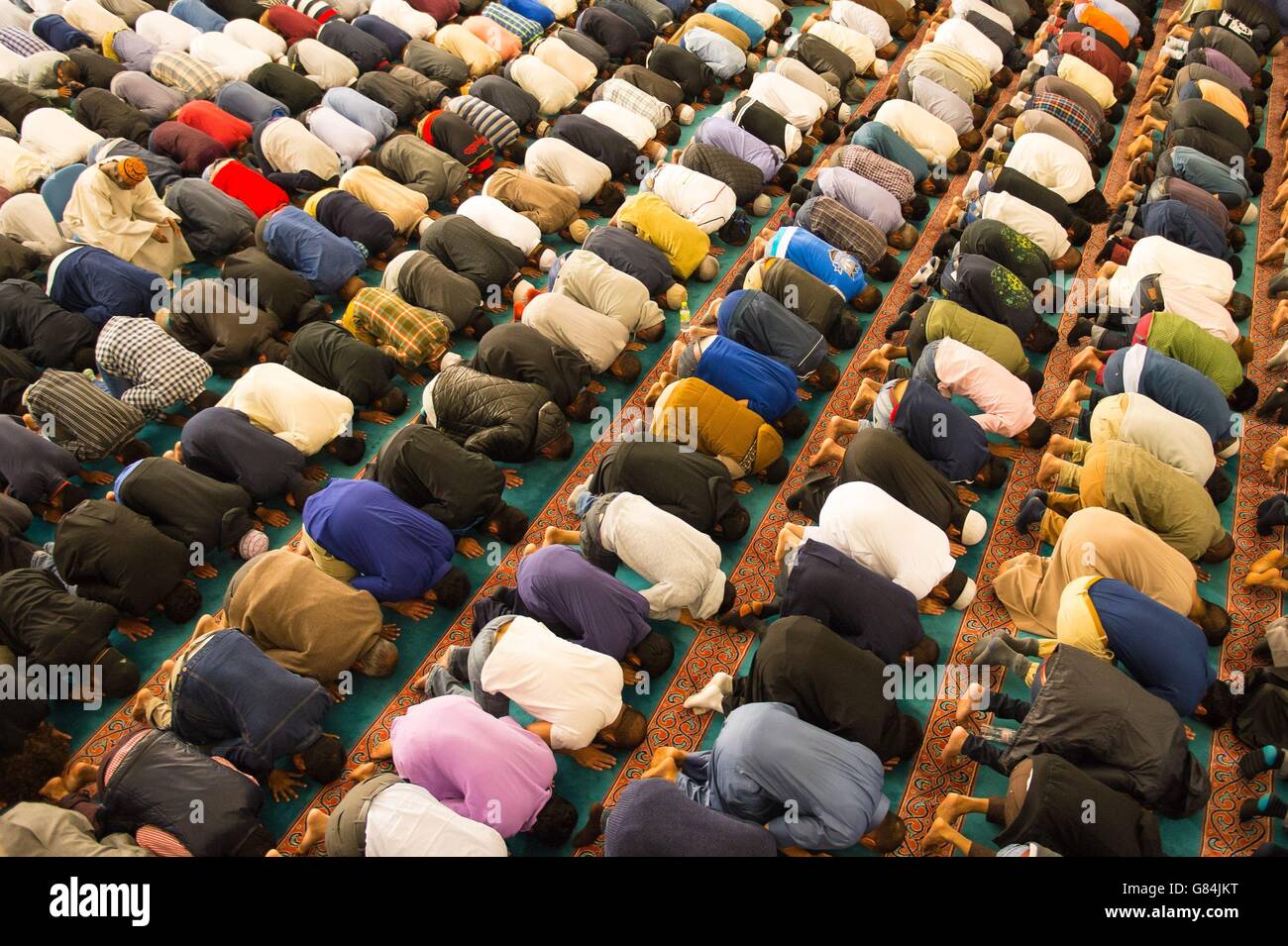 Ramadan at East London Mosque Stock Photo Alamy
