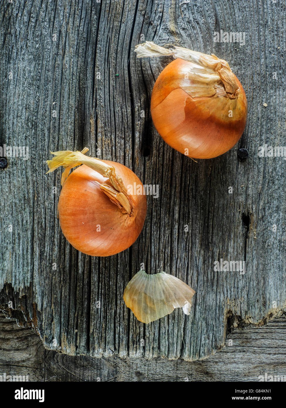 Table of onions hi-res stock photography and images - Alamy