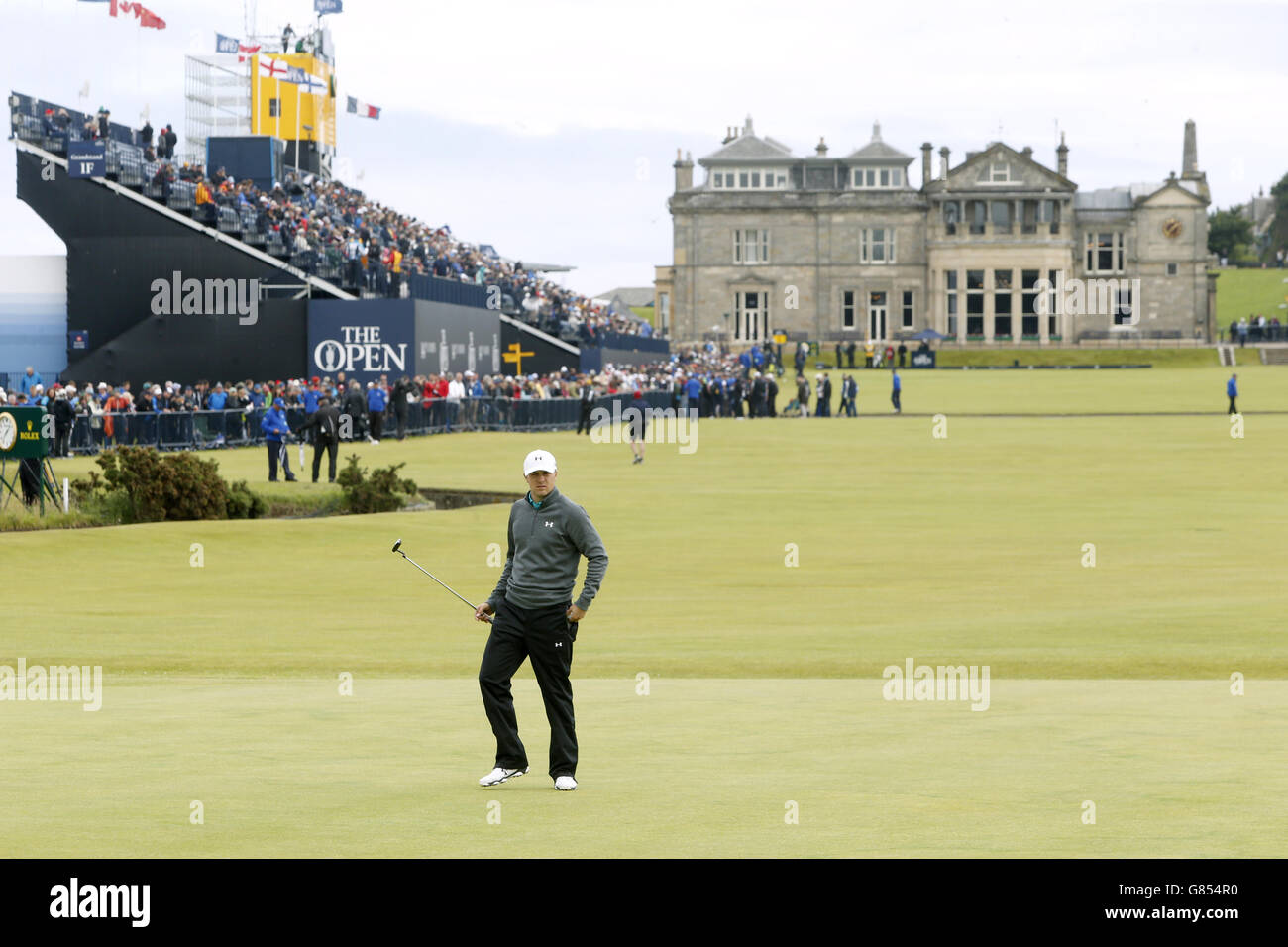 USA's Jordan Spieth lines up a putt on the 1st green during day four of The Open Championship 2015 at St Andrews, Fife. PRESS ASSOCIATION Photo. Picture date: Sunday July 19, 2015. See PA story GOLF Open. Photo credit should read: Danny Lawson/PA Wire. RESTRICTIONS: . Call +44 (0)1158 447447 for further info. Stock Photo