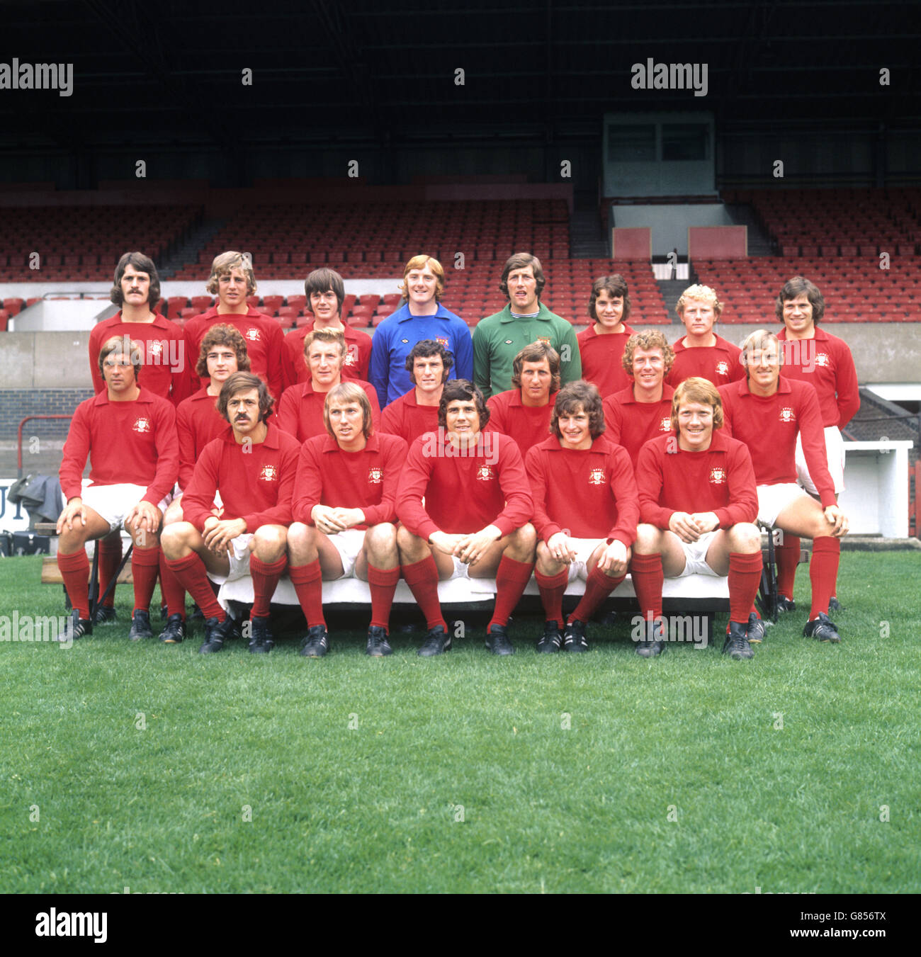 Nottingham Forest team for the 1972-73 season. Front row (l-r): Doug Fraser, Liam O'Kane, Peter Hindley (captain), Jimmy McIntosh and George Lyall. Middle row: Barry Lyons, Martin O'Neill, Tommy Gemmell, Neil Martin, Paul Richardson, Bob Chapman and John Winfield. Back row: David Serella, John Cottam, Duncan McKenzie, Eric Hulme, Jim Barron, John Robertson, Alan Buckley and Tommy Jackson. Stock Photo