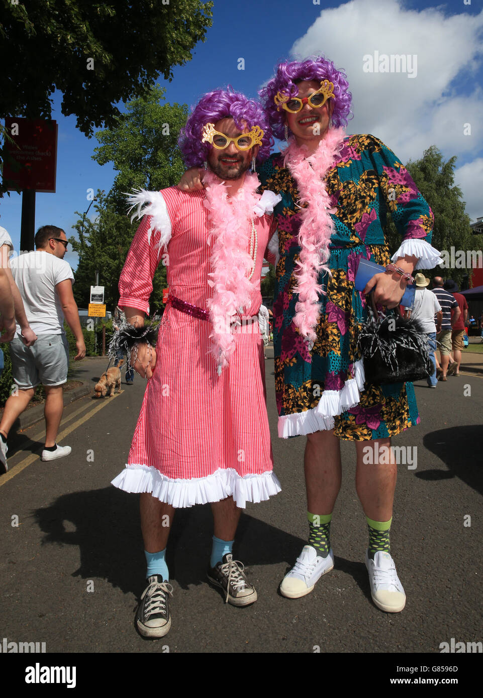 Cricket fans fancy dress hi-res stock photography and images - Alamy