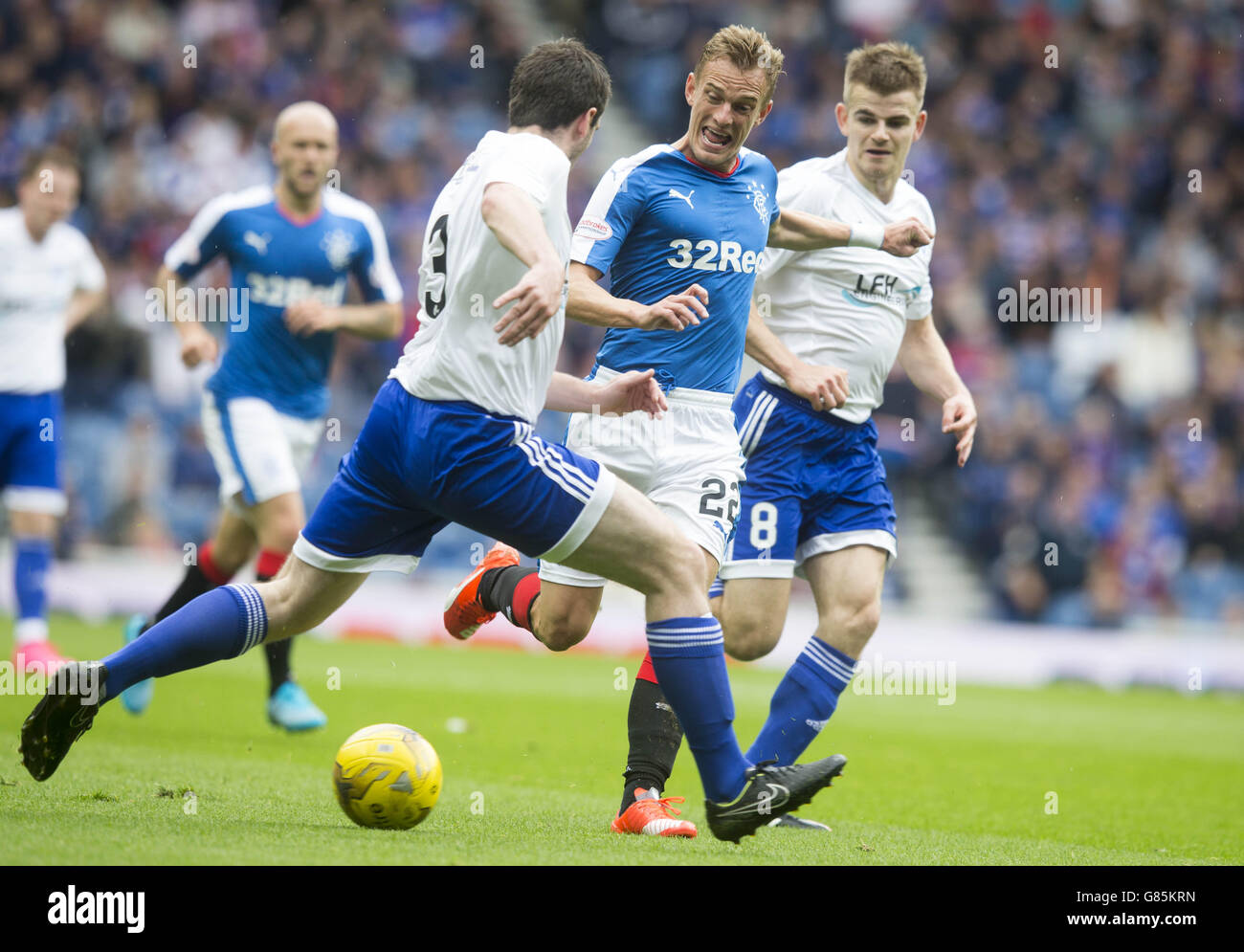 Rangers Dean Shiels (centre) during the Scottish Communities League Cup match at Ibrox Stadium, Glasgow. Stock Photo
