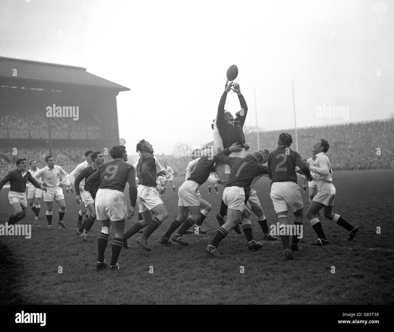 Rugby Union - England v South Africa - Twickenham. Line-out action from the England v South Africa match at Twickenham. South Africa won the match 5-0. Stock Photo