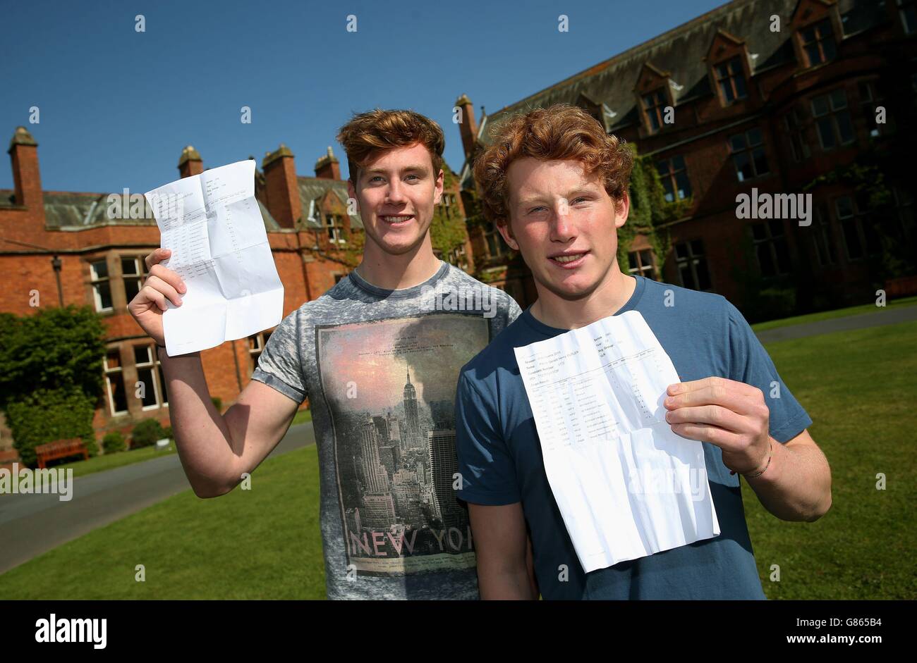 Twins celebrate a level results hi-res stock photography and images - Alamy