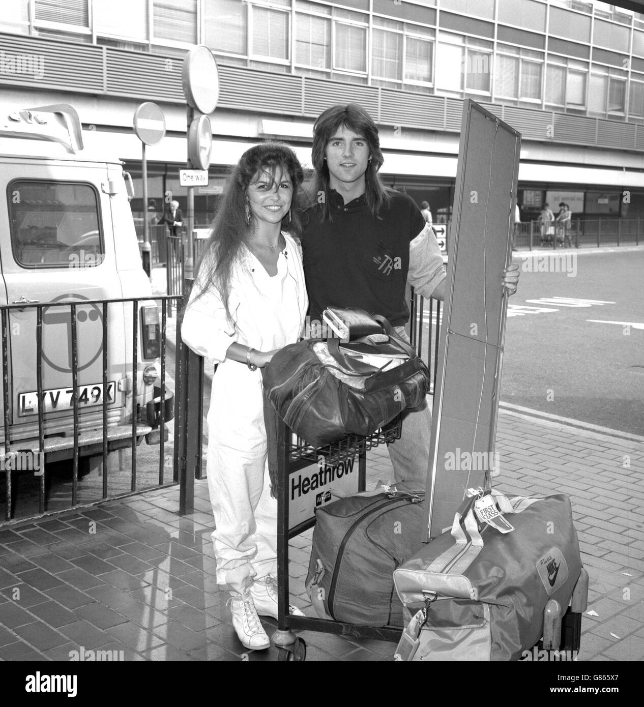 Entertainment - Finola Hughes and Michael Praed - Heathrow Airport, London Stock Photo