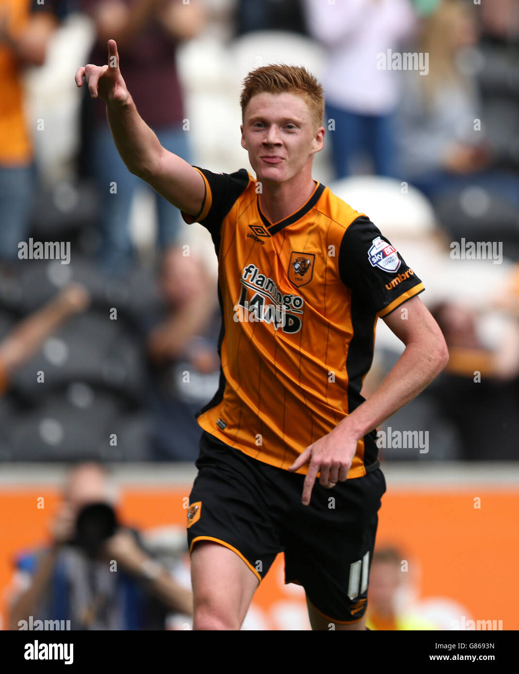 Soccer - Sky Bet Championship - Hull City v Huddersfield Town - KC Stadium. Hull City's Sam Clucas celebrates scoring his sides first goal of the game Stock Photo