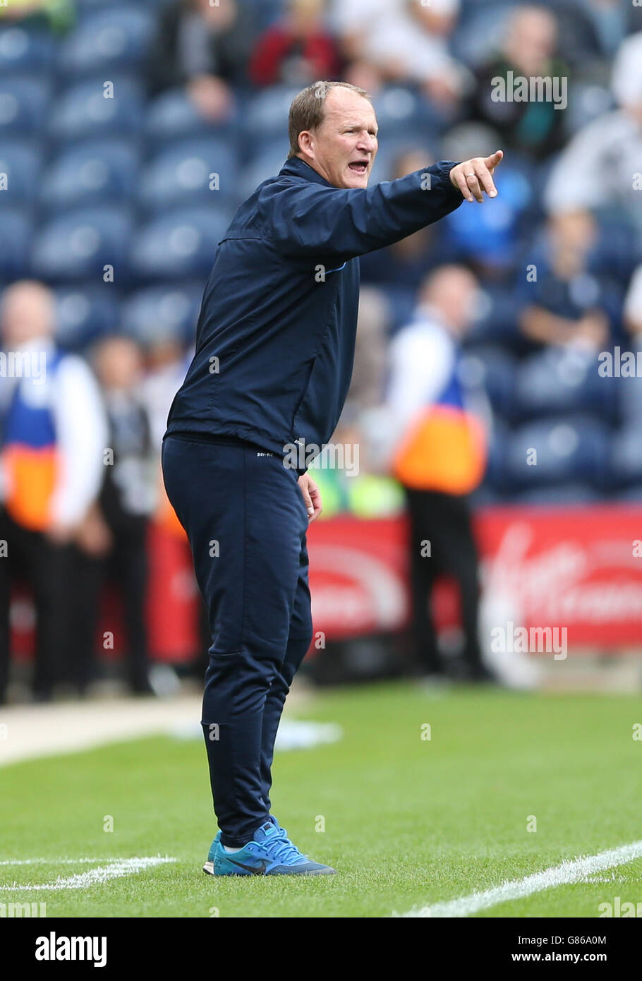 Soccer - Sky Bet Championship - Preston North End v Middlesbrough - Deepdale. Preston North End manager Simon Grayson gestures on the touchline Stock Photo