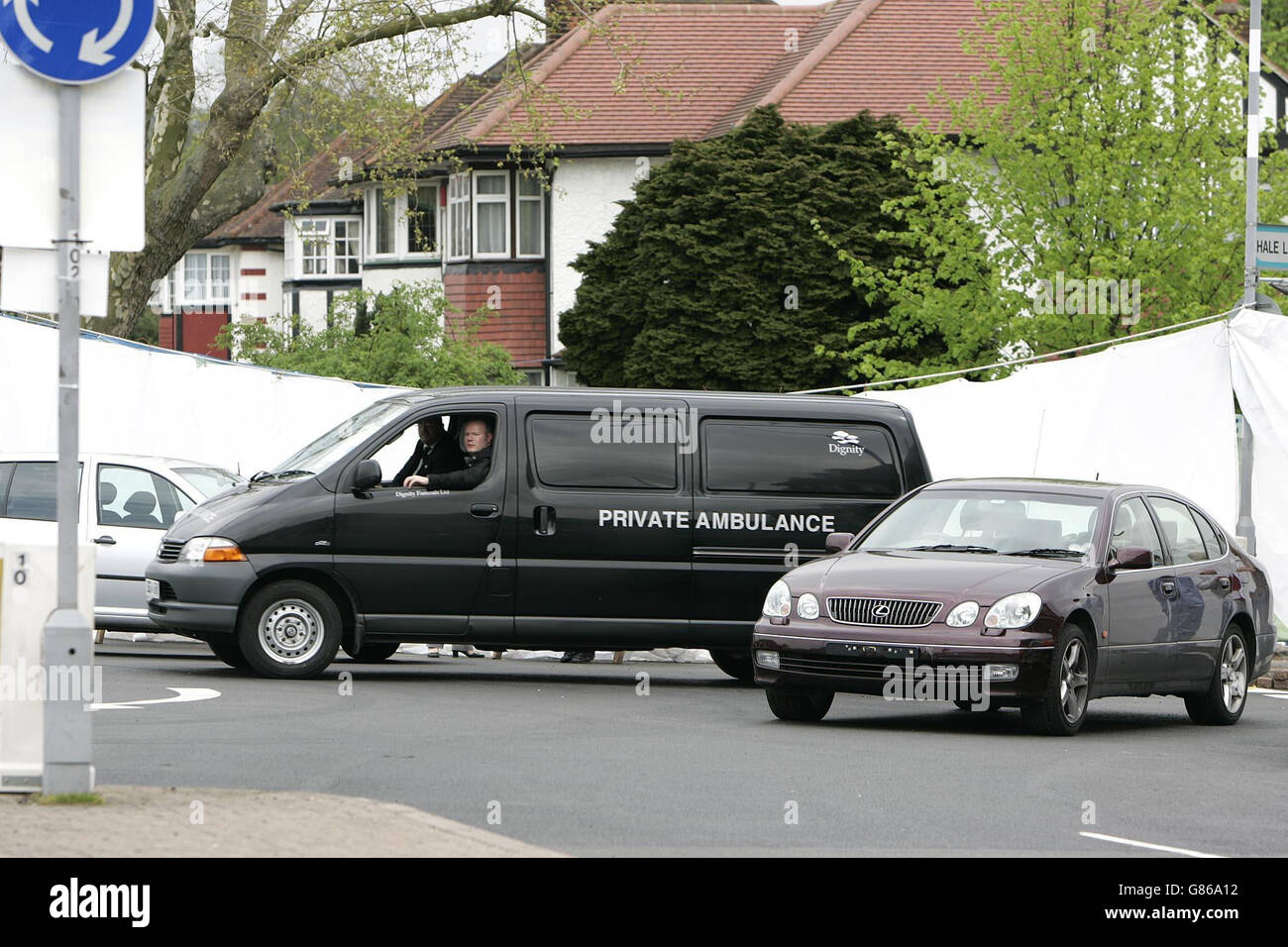Scene of shooting Hale Lane Edgware Stock Photo Alamy