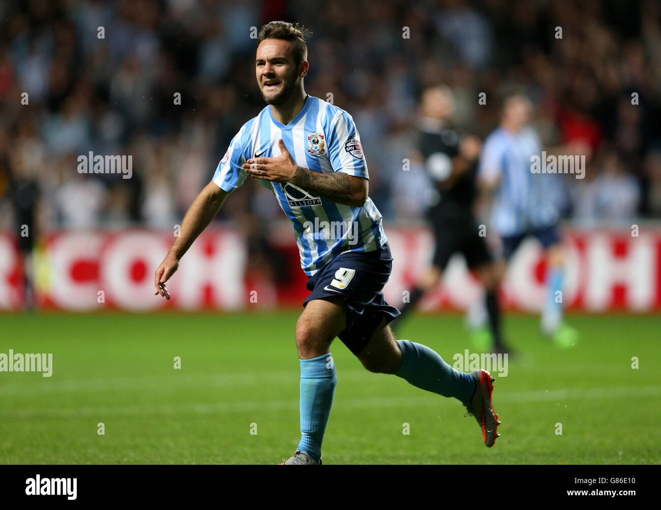 Coventry City's Adam Armstrong celebrates scoring his side's second goal of the game during the Sky Bet League One match at the Ricoh Arena, Coventry. Stock Photo