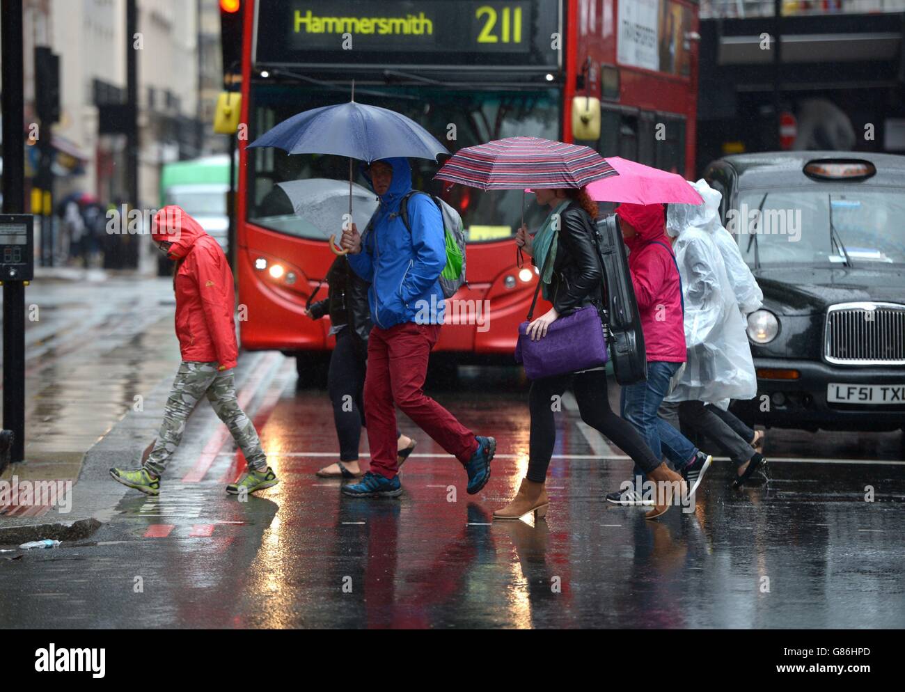 Дождь в лондоне. Дождь в Англии. Дождливый день в Лондоне. Дождливый день в Англии. Климат Лондона.