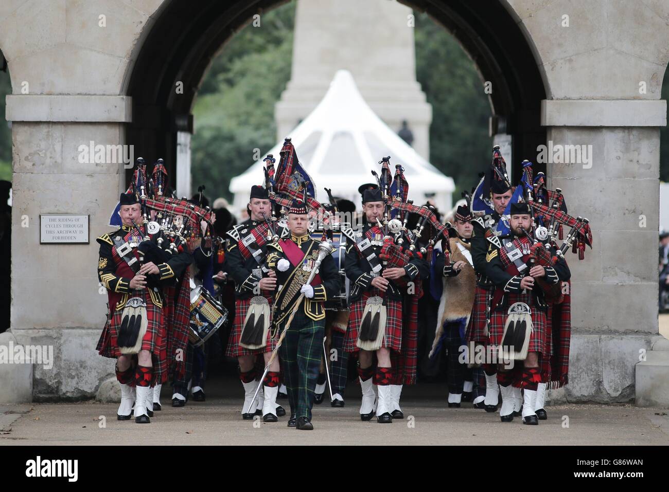 The Pipes and Drums of the 1st Battalion The Royal Regiment of Scotland ...
