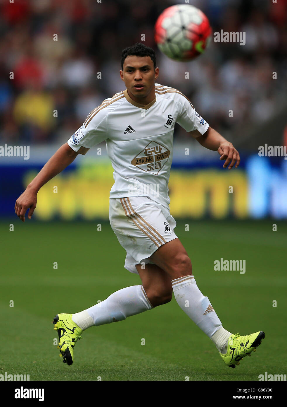 Swansea City's Jefferson Montero, during the Barclays Premier League match at the Liberty Stadium, Swansea. PRESS ASSOCIATION Photo. Picture date: Saturday August 14, 2015. See PA story SOCCER Swansea. Photo credit should read: Nick Potts/PA Wire. . No use with unauthorised audio, video, data, fixture lists, club/league logos or 'live' services. Online in-match use limited to 45 images, no video emulation. No use in betting, games or single club/league/player publications. Stock Photo