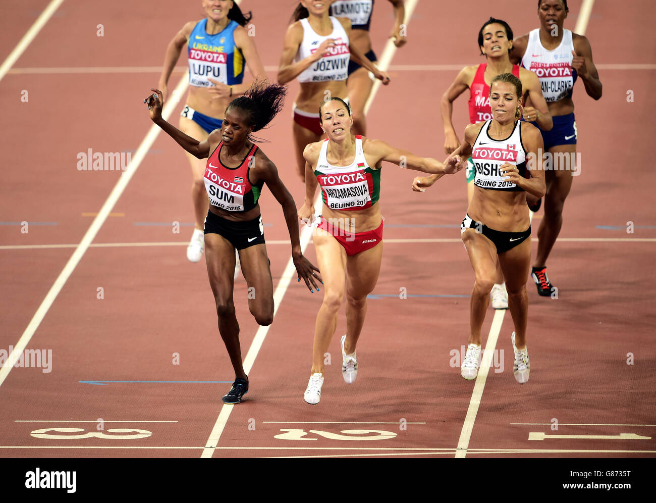 Belarus' Marina Arzamasova (centre) wins the Womens 800m final ahead of