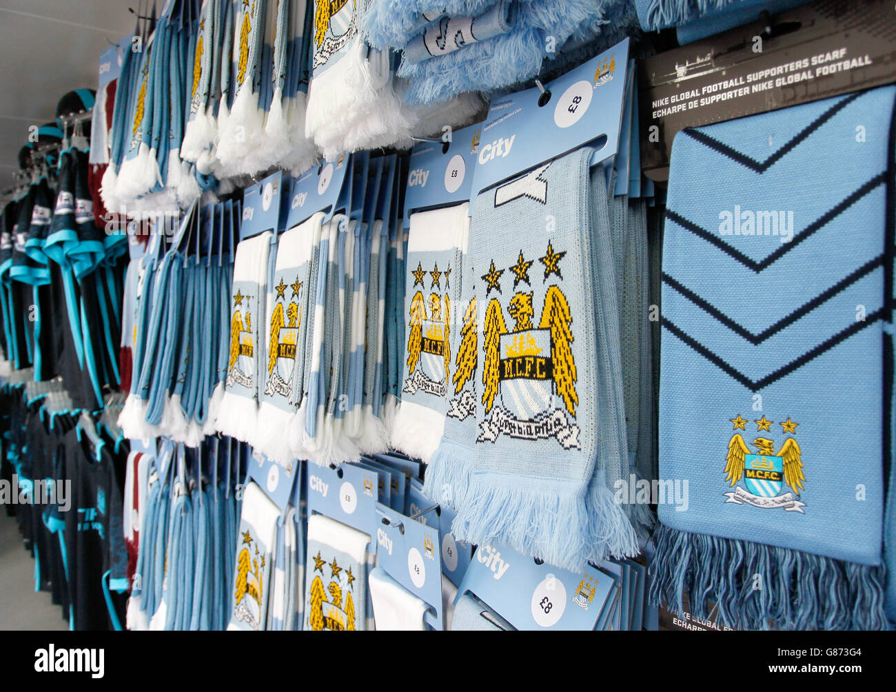 Manchester city premier league scarves hi-res stock photography and images  - Alamy