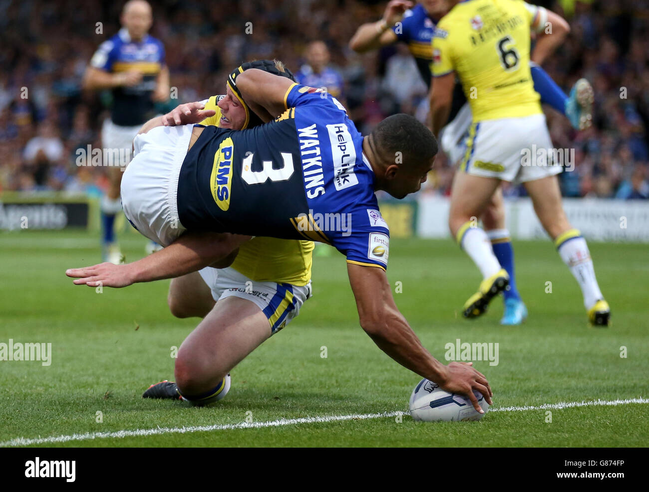 Leeds Rhino's Kallum Watkins scores his side's first try of the game during the First Utility Super League, Super 8s match at Headingley Carnegie, Leeds. Stock Photo