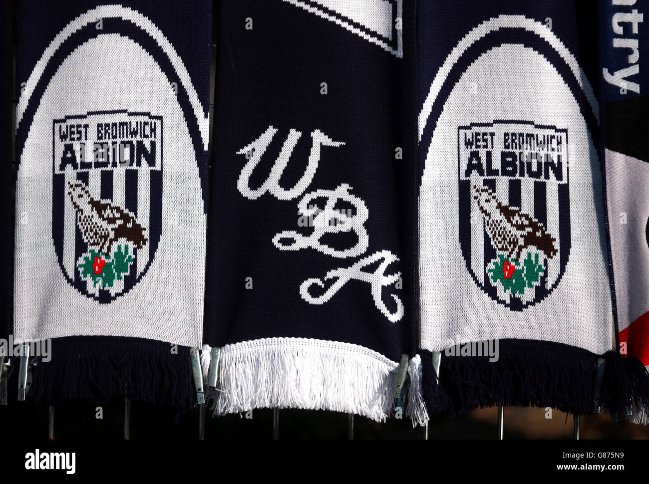 Scarves on sale before the Barclays Premier League match at The Hawthorns, West Bromwich. PRESS ASSOCIATION Photo. Picture date: Monday August 10, 2015. See PA story SOCCER West Brom. Photo credit should read: David Davies/PA Wire. Stock Photo
