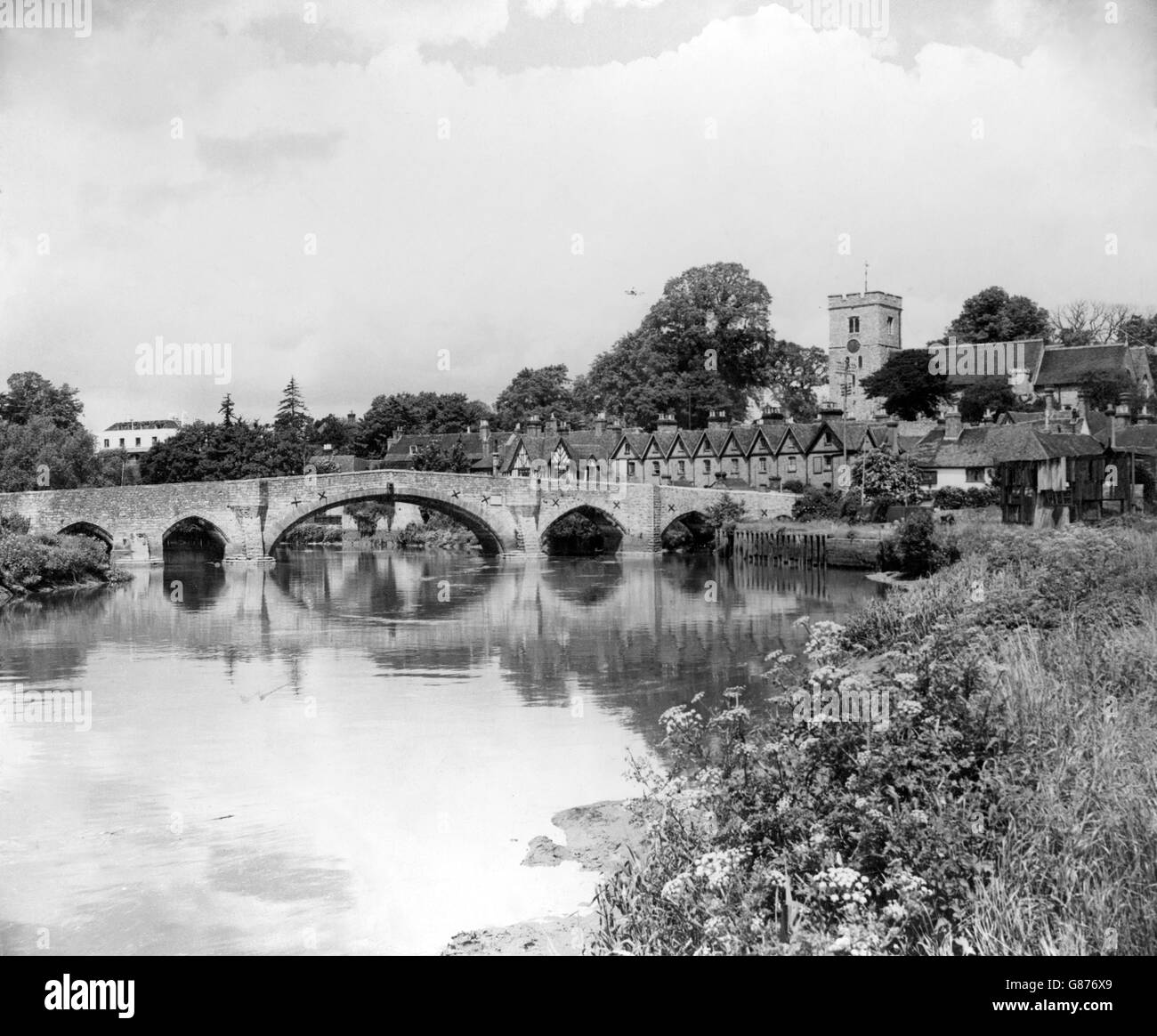 The ancient stone bridge over the Medway at Aylesford in Kent. Stock Photo