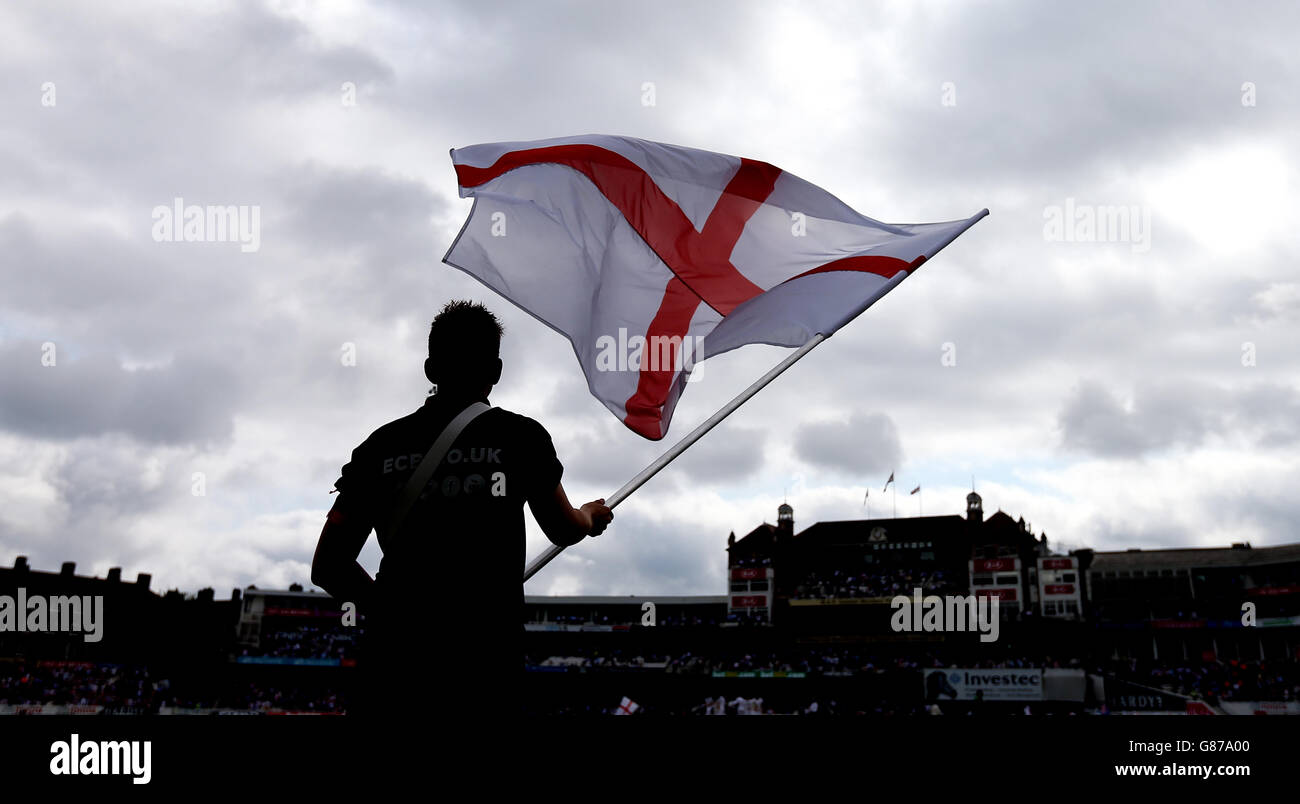 Flag bearers greet the teams on the field during day one of the Fifth Investec Ashes Test at The Oval, London. Stock Photo