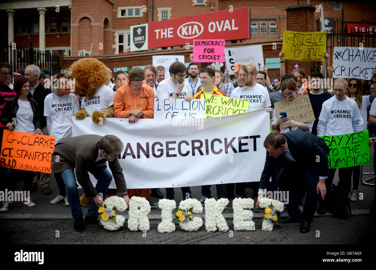 Cricket - Change Cricket Protest Stock Photo - Alamy