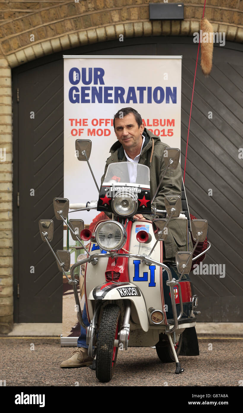 Showbiz Mod Hi Res Stock Photography And Images Alamy