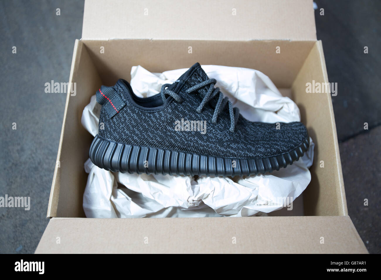 yeezy boost 350 trainers