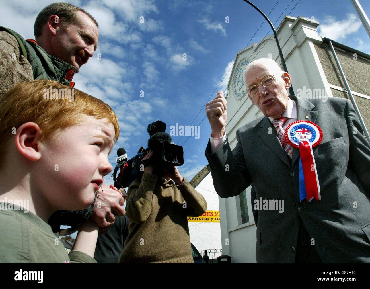 General Election Campaign 2005 Final Day Democratic Unionist Party
