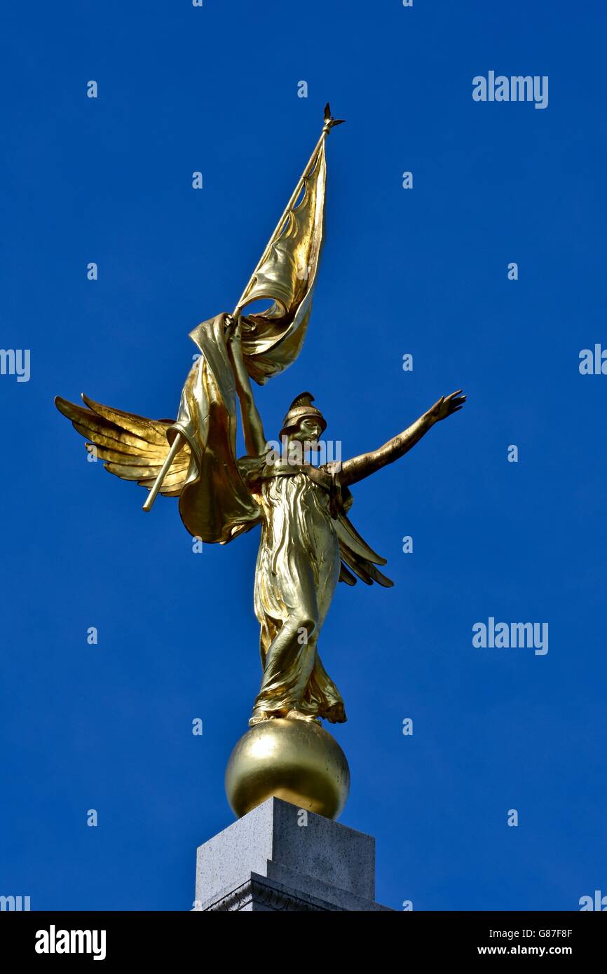 Gold statue dc hires stock photography and images Alamy