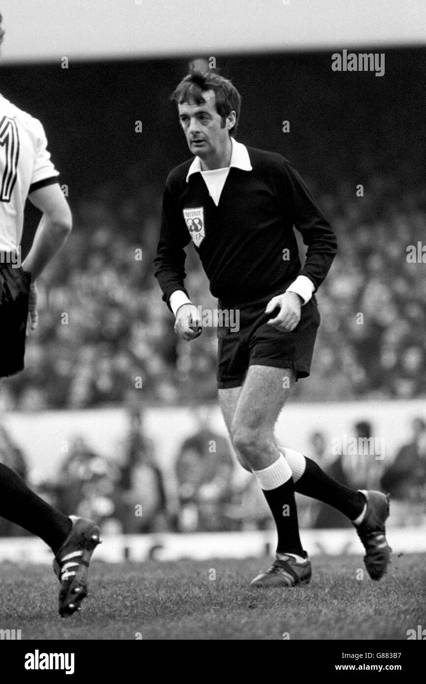 Clive Thomas Referee Black And White Stock Photos Images Alamy Clive Thomas Referee Black And White Stock Photos Images Alamy