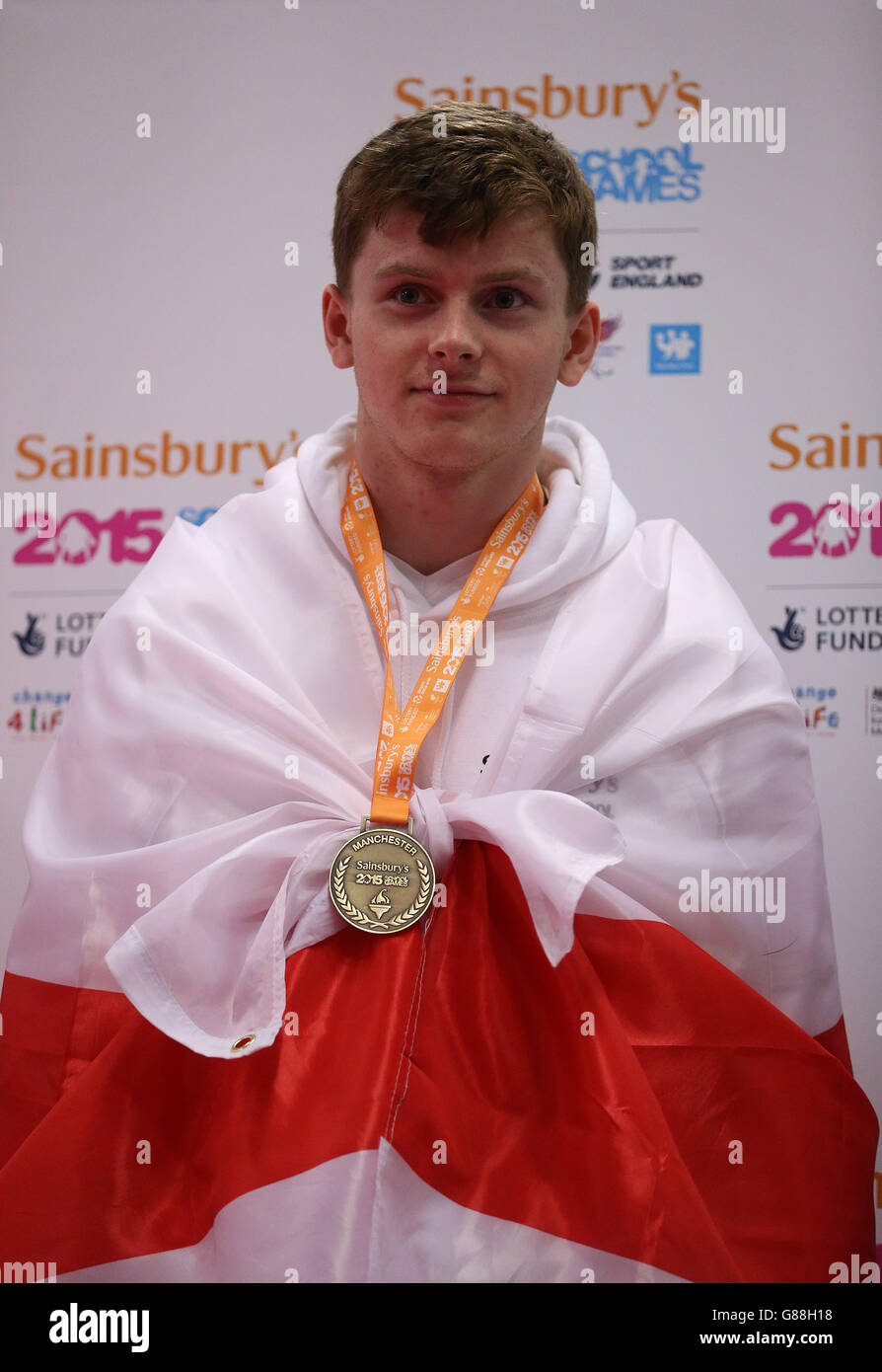 England's Oliver Steed with his gold medal after winning the Men's Epee Final at the fencing during the Sainsbury's 2015 School Games in Manchester. PRESS ASSOCIATION Photo. Picture date: Saturday September 5, 2015. Photo credit should read: Steven Paston/PA Wire Stock Photo