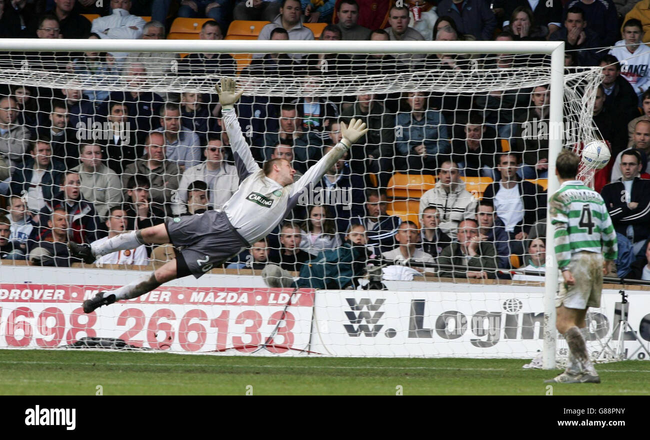 Motherwell's Scott McDonald's shot flys past Cetic goalkeeper Rab Douglas. Stock Photo