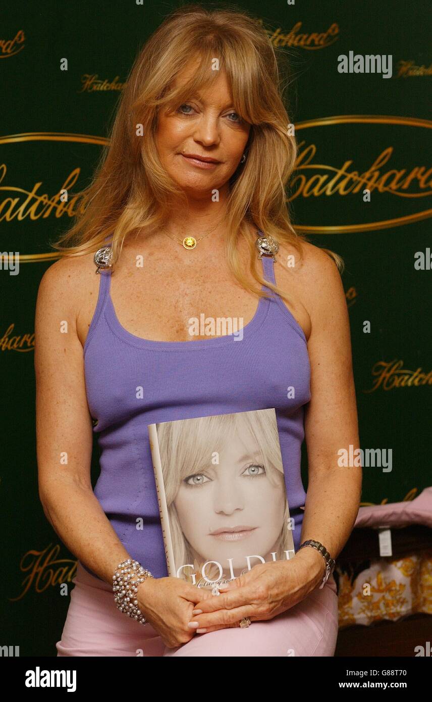 Goldie Hawn Hatchards Piccadilly. Goldie Hawn with her