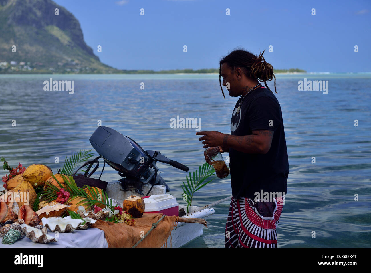 souvenir seller, Isle Ile aux Benitiers, Tamarin Bay, Mauritius Stock Photo