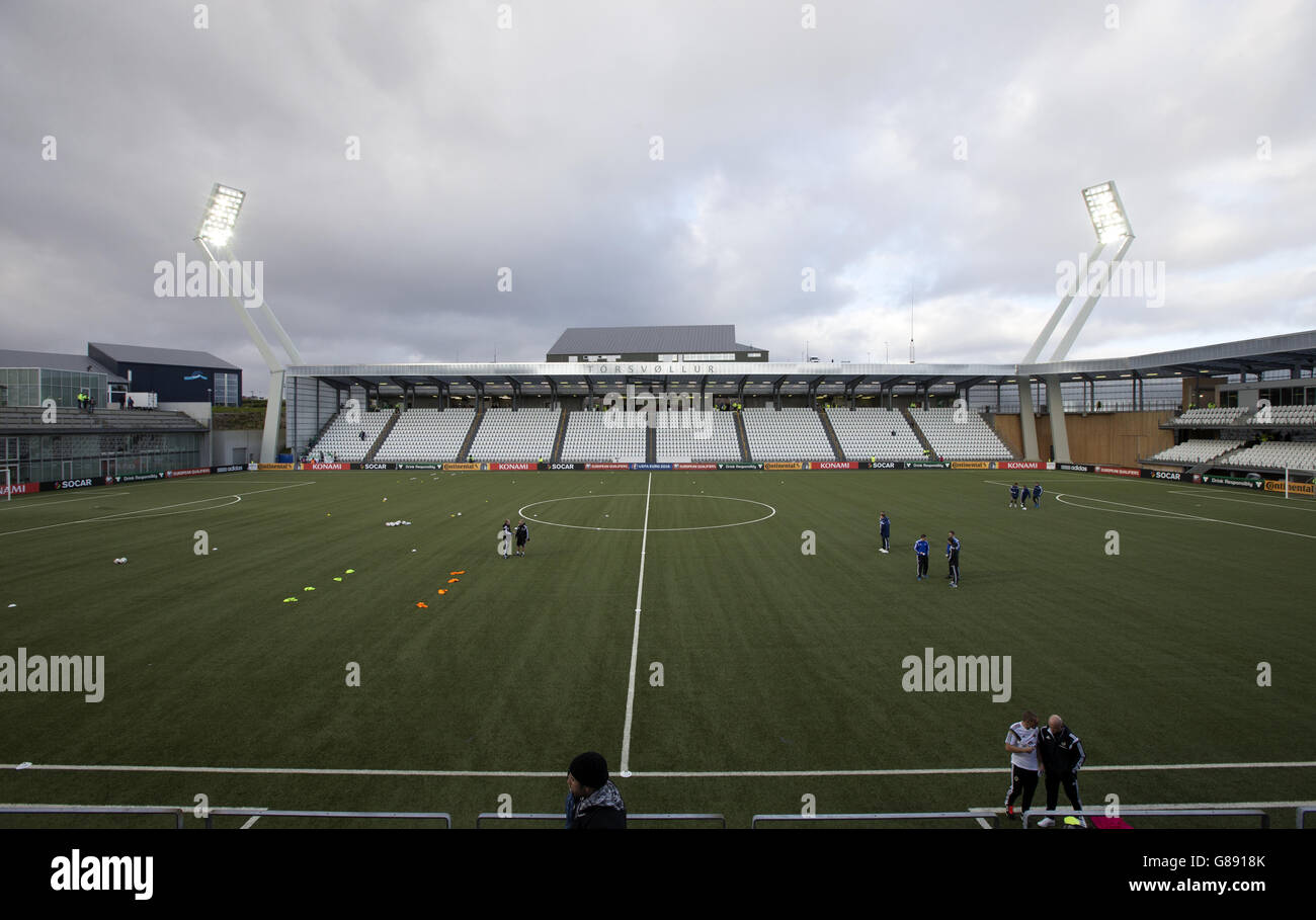 Soccer Uefa Euro 16 Qualifying Group F Faroe Islands V Northern Ireland Torsvollur Stock Photo Alamy Soccer Uefa Euro 16 Qualifying Group F Faroe Islands V Northern Ireland Torsvollur Stock Photo Alamy