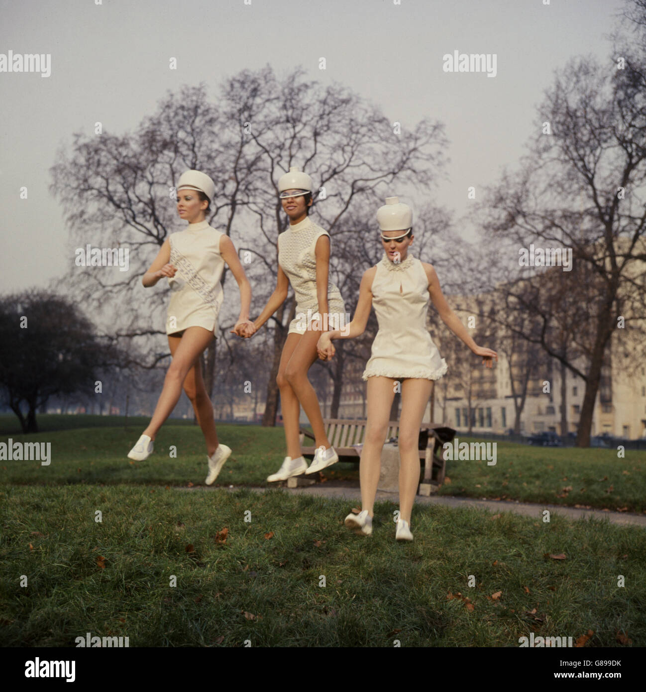 (l-r) Sonia Pugin, Carol Christopher and Catherine Keelaghan wearing creations from Ted Tinling's international tennis wear collection 1968. Stock Photo