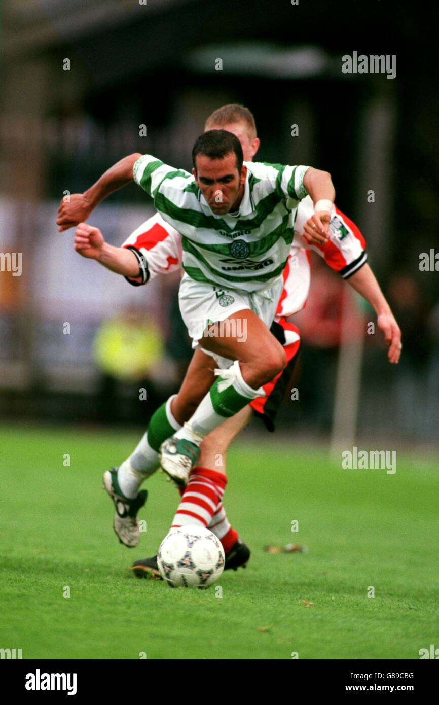 Soccer - Derry City v Celtic. Paolo Di Canio, Celtic Stock Photo