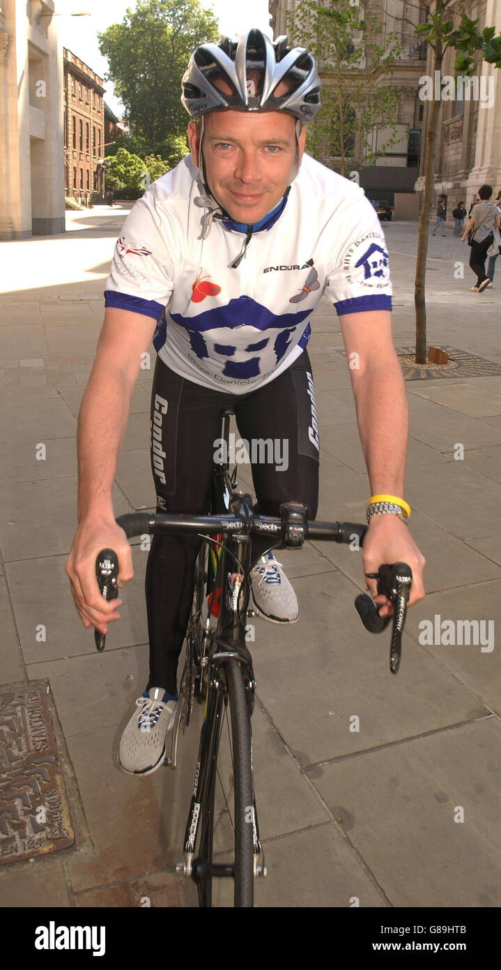 EastEnders actor Adam Woodyatt prepares for the 160-mile cycle ride from St Paul's Cathedral, London to the new children's hospital in Cardiff, in aid of the Rhy Daniels Trust, aiming to finish on Monday May 30. Stock Photo