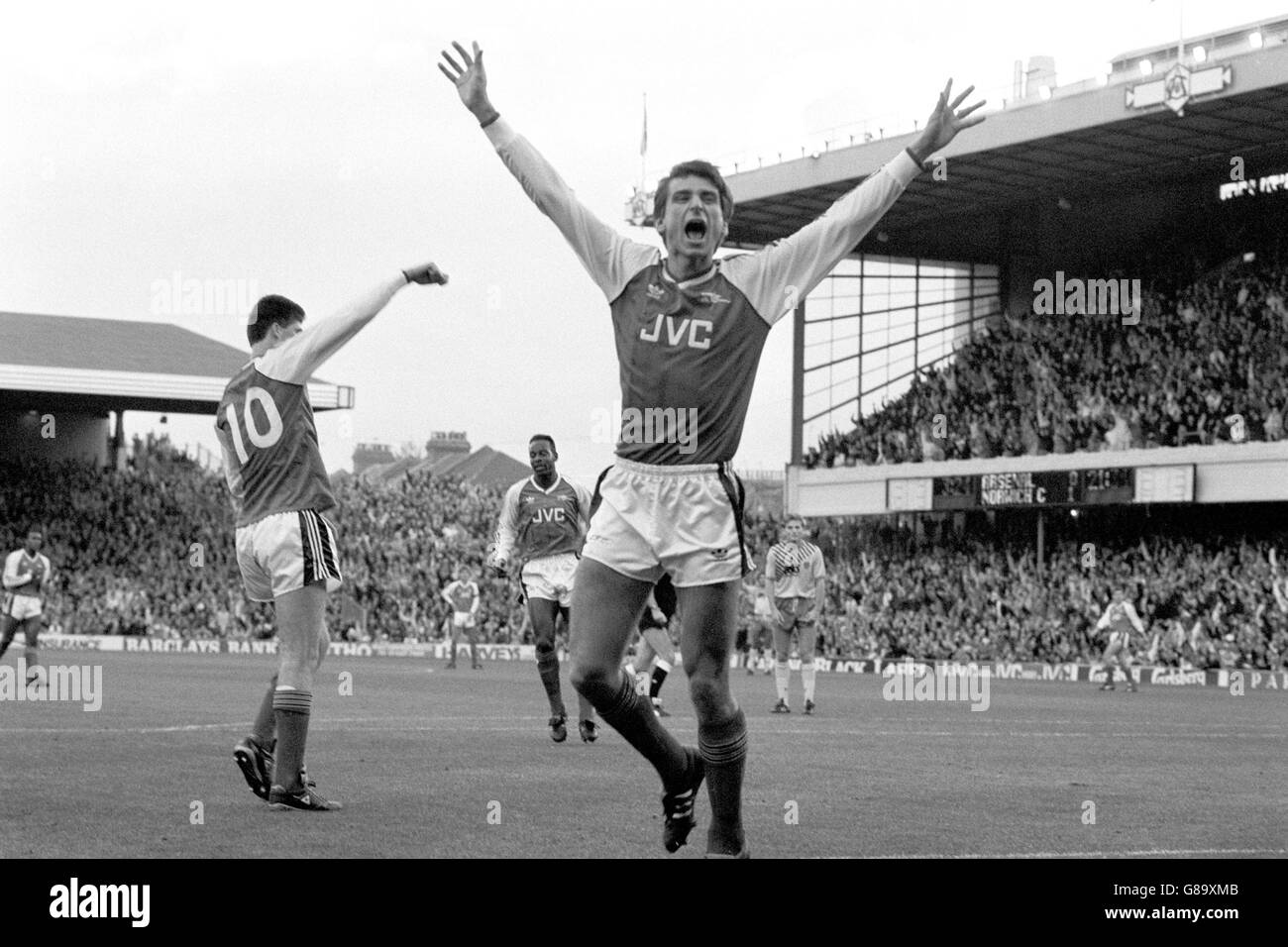 Arsenal's Alan Smith celebrates his last minute winning goal Stock Photo