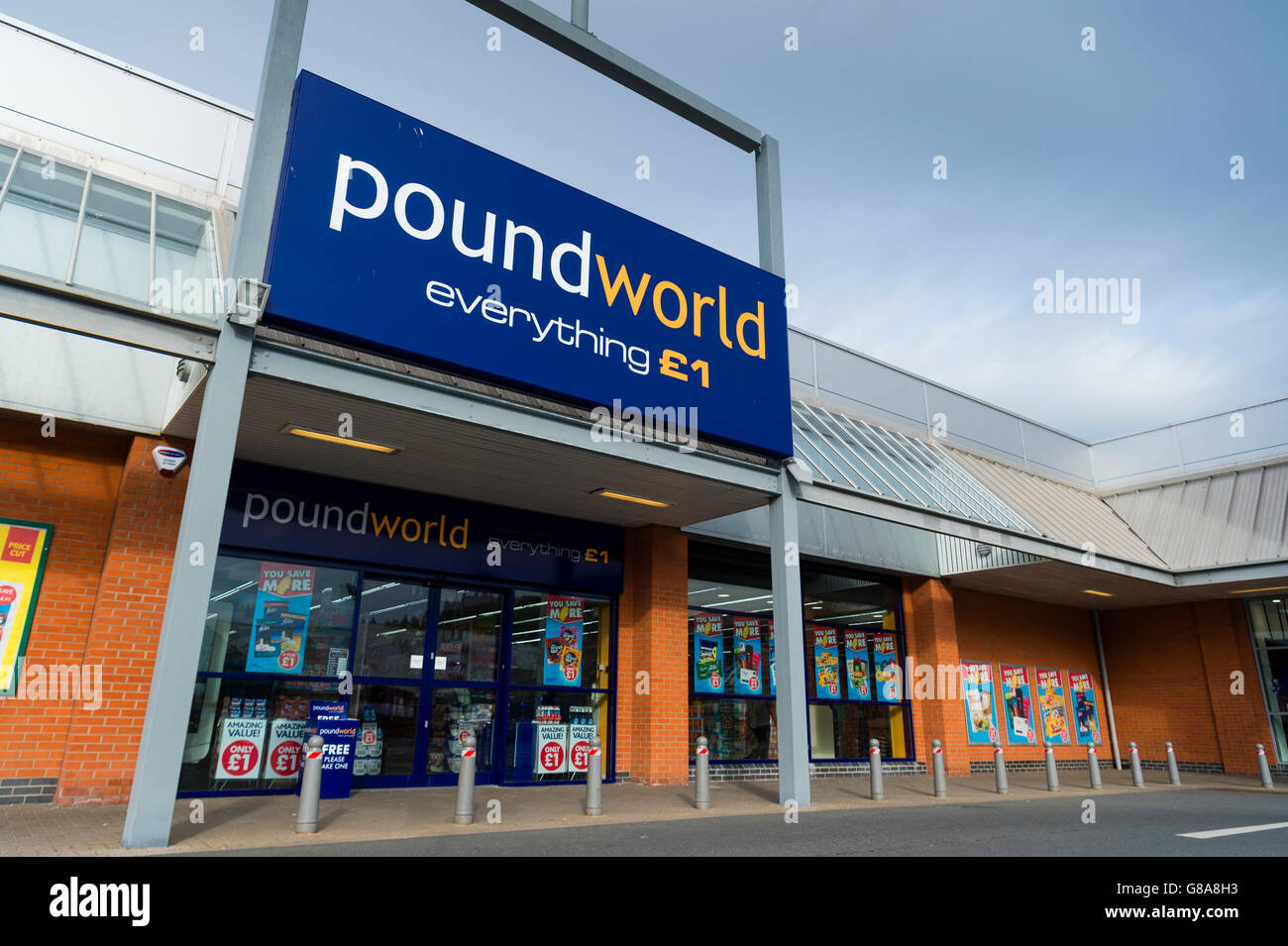 One Pound Shop High Resolution Stock Photography and Images Alamy
