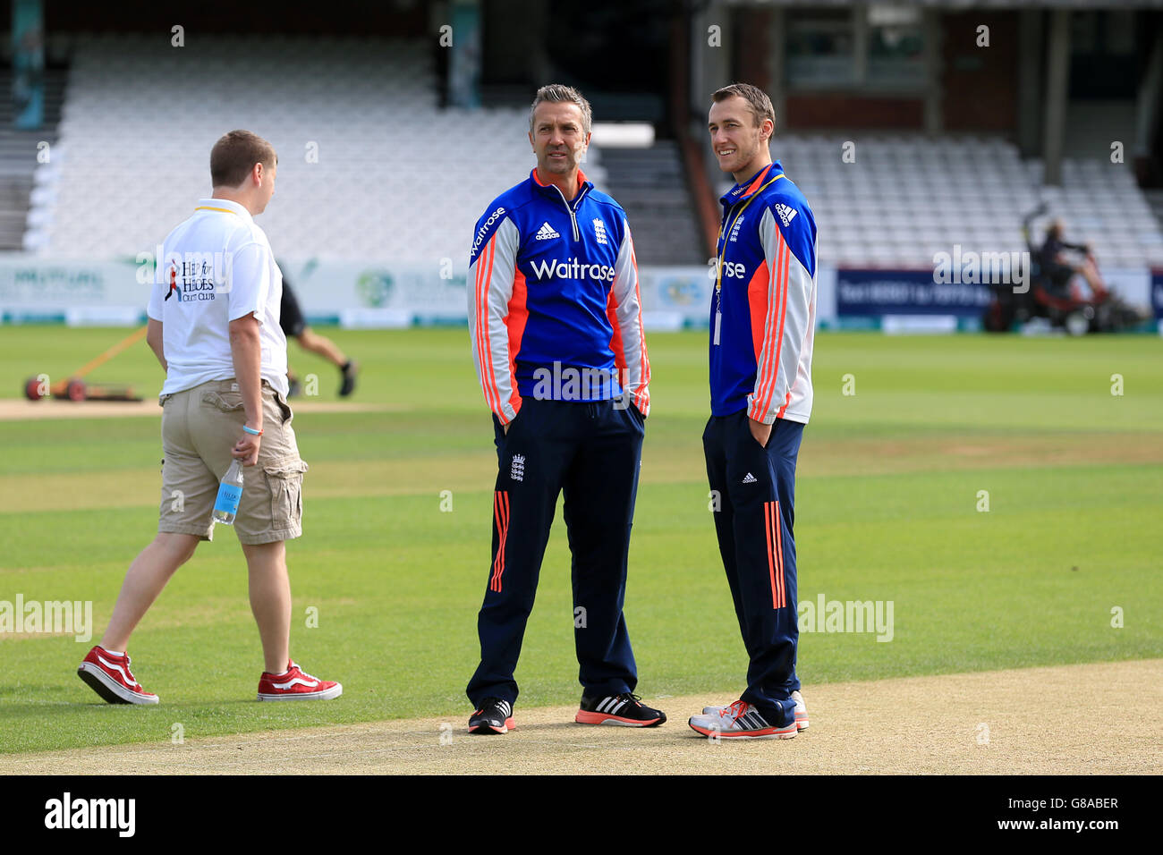 Kia Oval Help Heroes Xi V Rest World Xi Game Hi res Stock Photography 