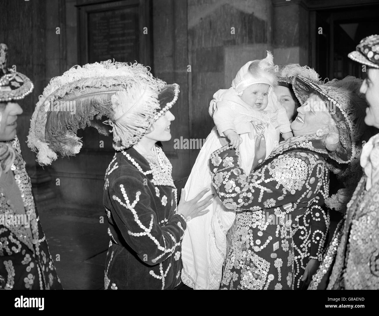 Pearly Queen - Feather hotsell Crown