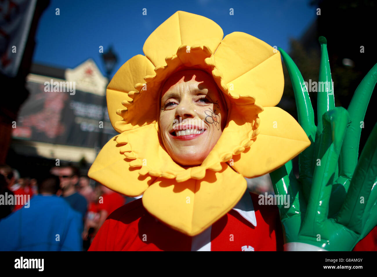 Daffodil hat hi-res stock photography and images - Alamy