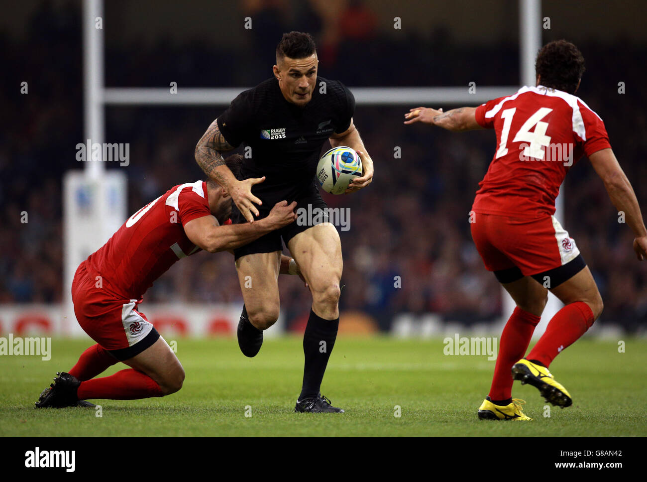 New Zealand's Sonny Bill Williams (centre) in action during the Rugby World Cup match at the Millennium Stadium, Cardiff. Stock Photo
