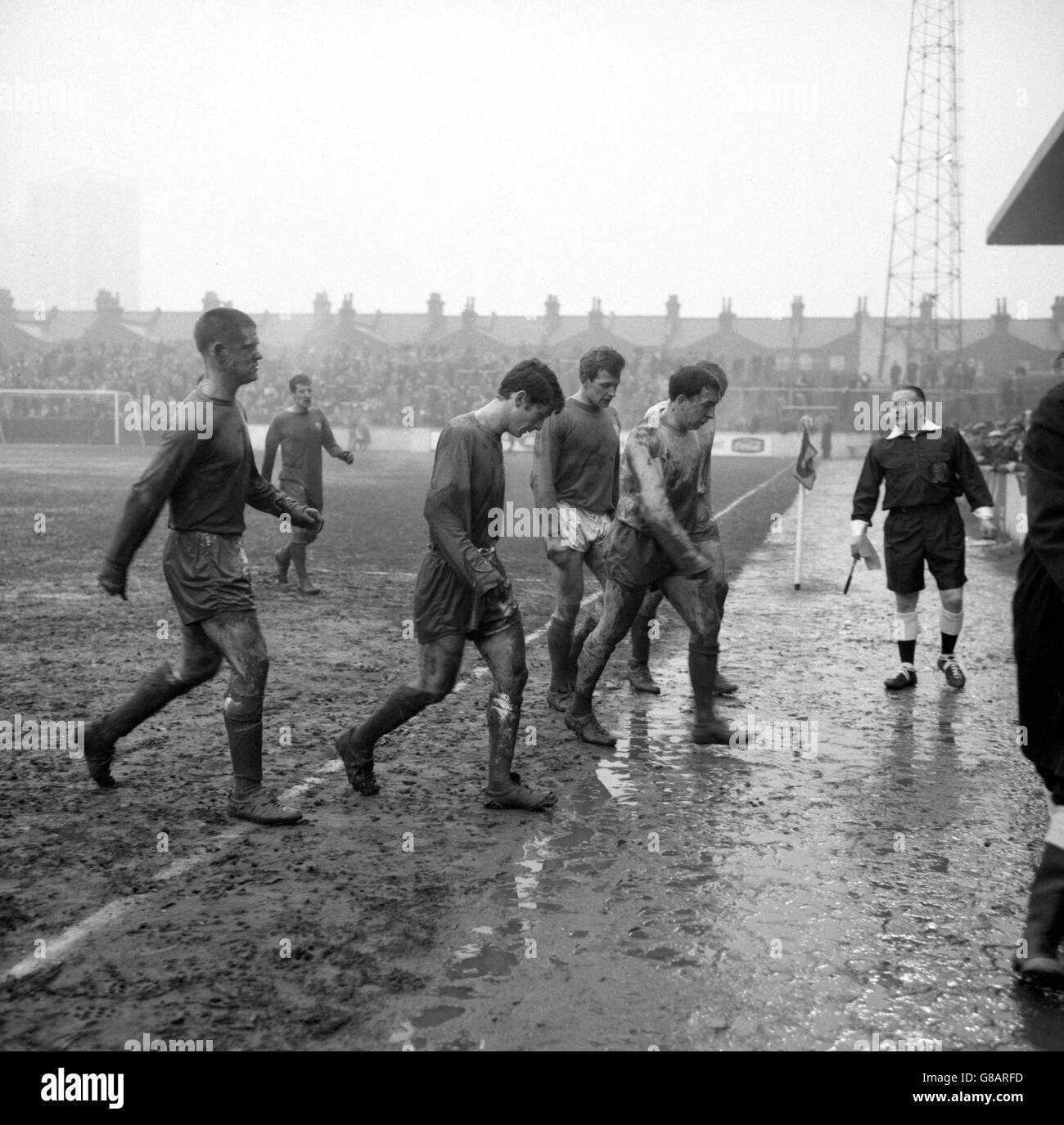 1960s-soccer-match-hi-res-stock-photography-and-images-alamy