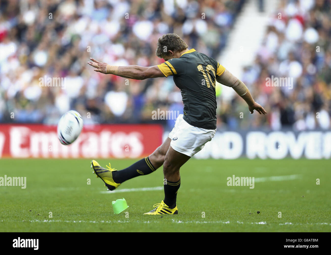 Pat Rugby Sa South africas pat lambie sets up a conversion hi-res stock photography ...
