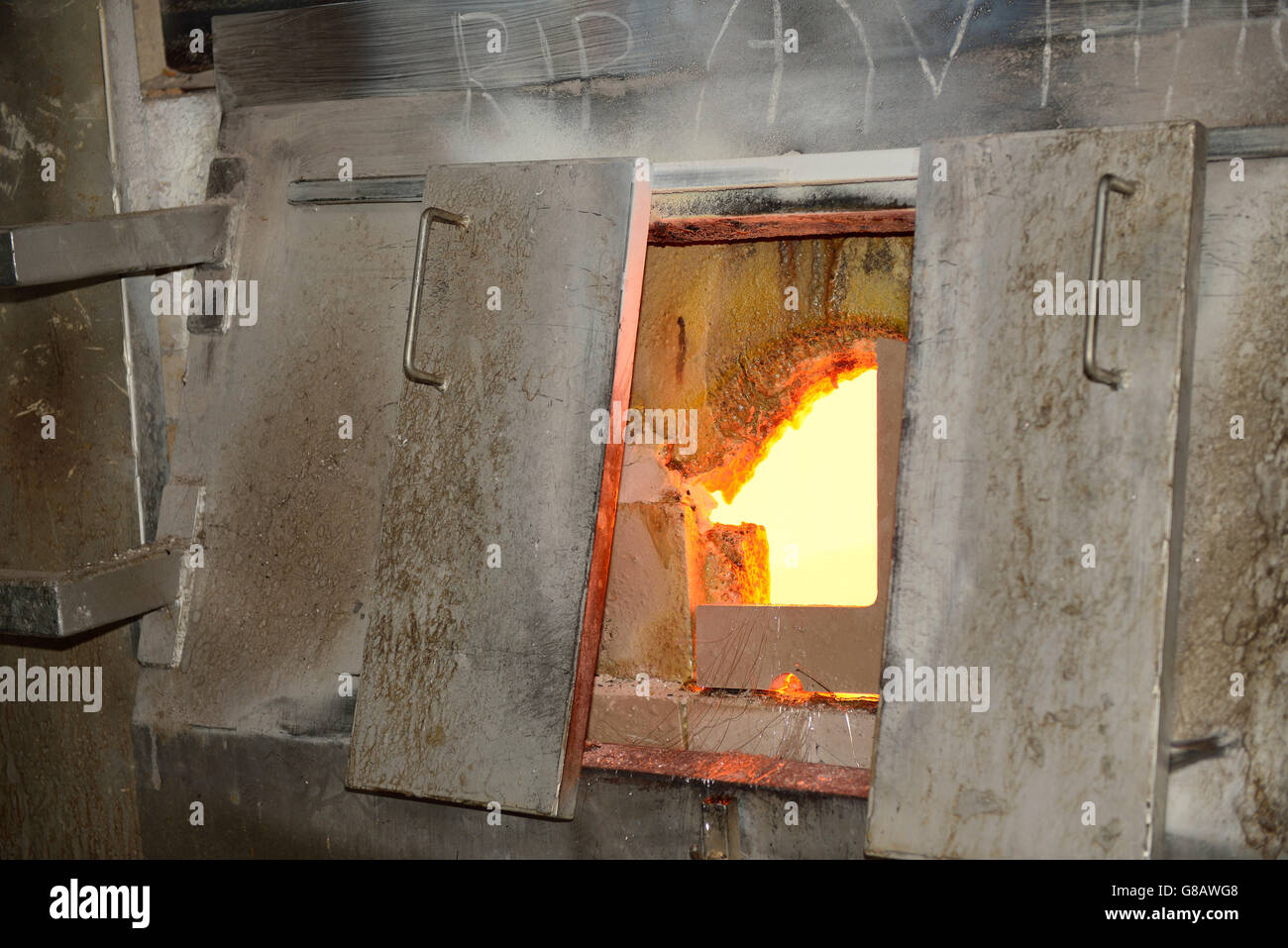 Firing furnace hires stock photography and images Alamy