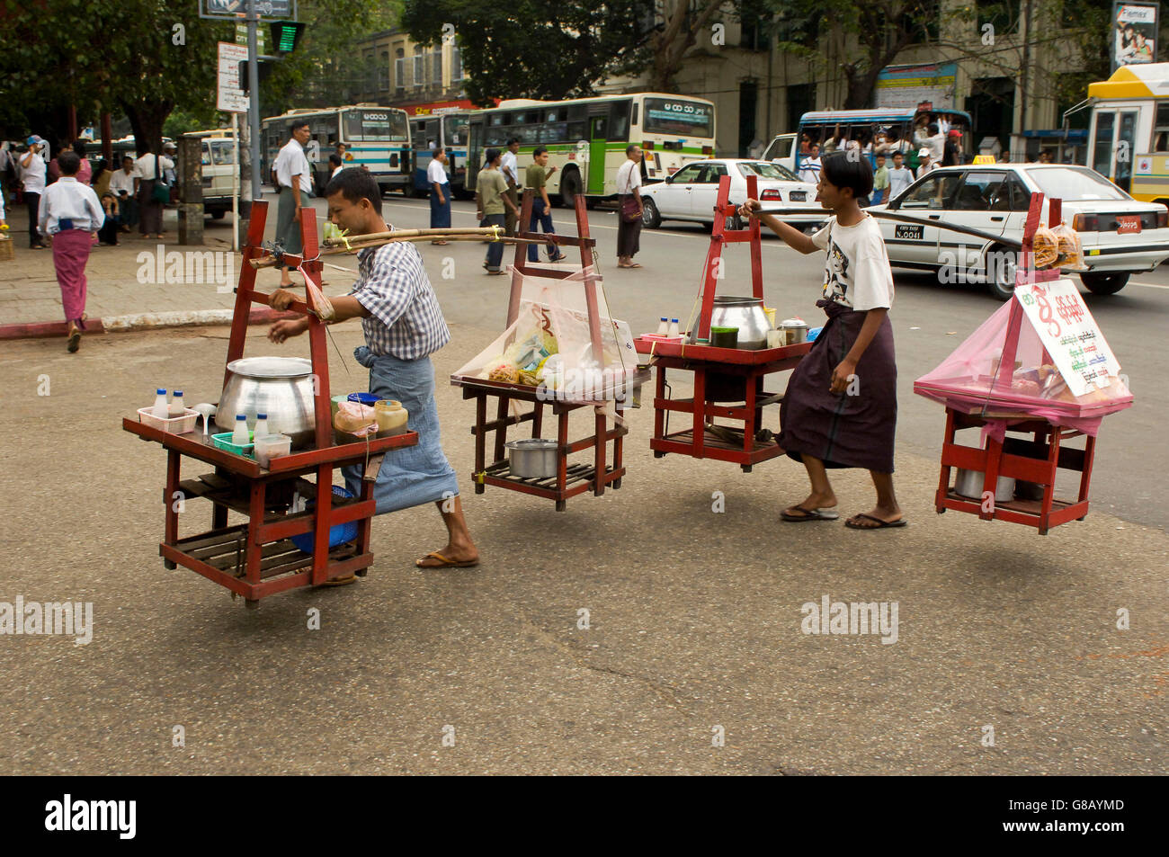 Asia, Myanmar, Yangon. Breakfast hawkers made from rice noodles and fish soup Stock Photo