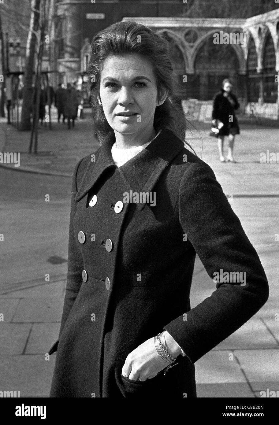 Mary Miller, actress wife of Bill Simpson, after she won her action for divorce. Stock Photo