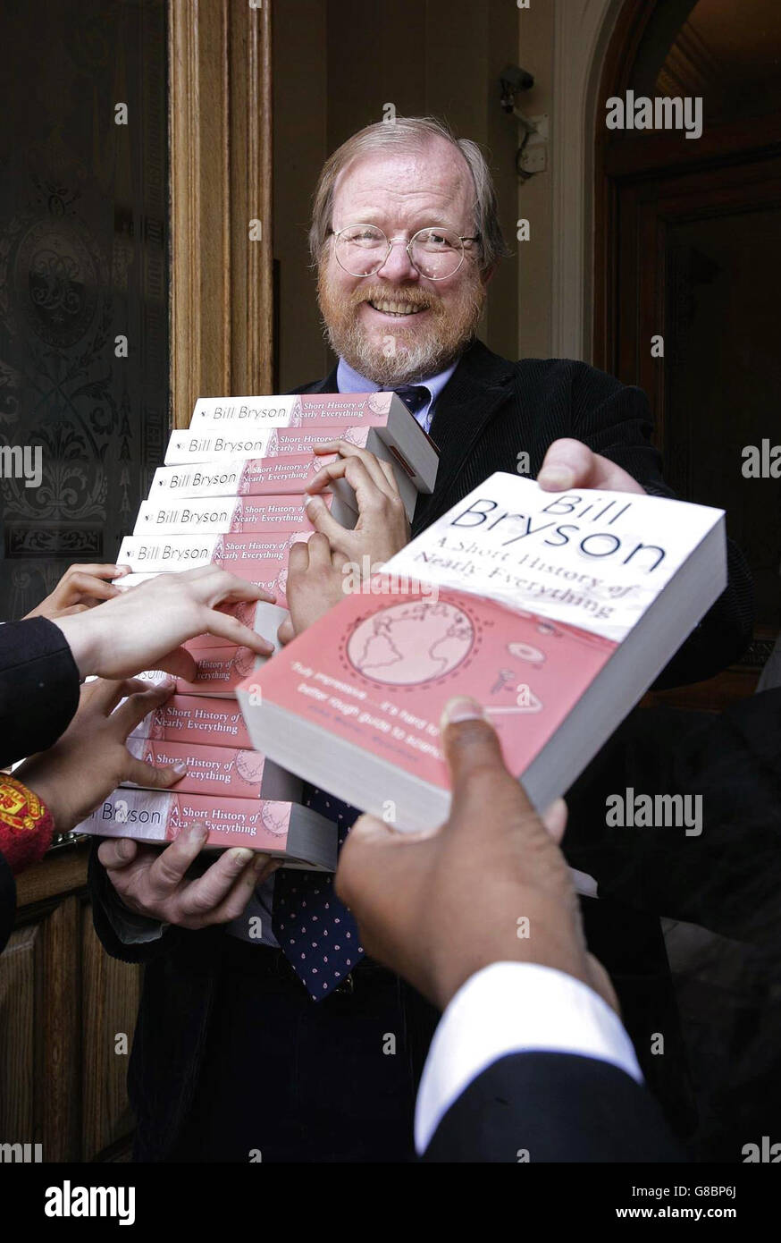 Bill Bryson - A Short History of Nearly Everything - Schools Free Copy  Stock Photo - Alamy